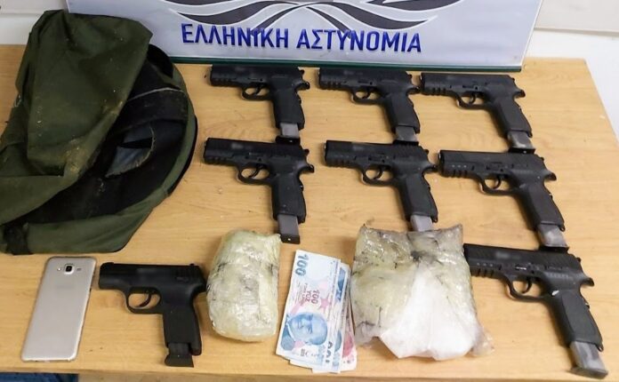 Θράκη: Μπήκε παράνομα στη χώρα με 8 πιστόλια και ναρκωτικά
