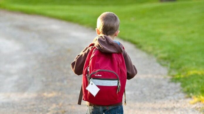 Πόσα κιλά πρέπει να είναι η σχολική τσάντα