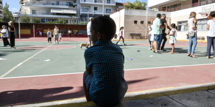 Πότε ανοίγουν τα σχολεία - Τι απαντά η Υπουργός Παιδείας