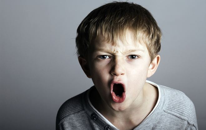 Tέσσερις τρόποι να βοηθήσετε το παιδί σας να διαχειριστεί τον θυμό του