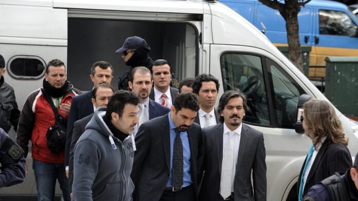 Τούρκος πρέσβης για τους «8»: Να μην λειτουργεί η Ελλάδα ως όργανο ατιμωρησίας