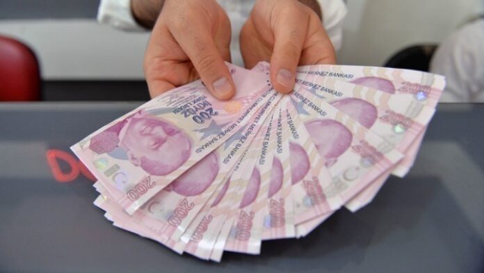 Bloomberg: Η πτώση της τουρκικής λίρας προμηνύει άσχημα μαντάτα για τον πληθωρισμό