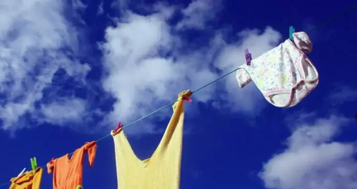 Χρήσιμες συμβουλές για να πλένετε σωστά τα βρεφικά ρούχα
