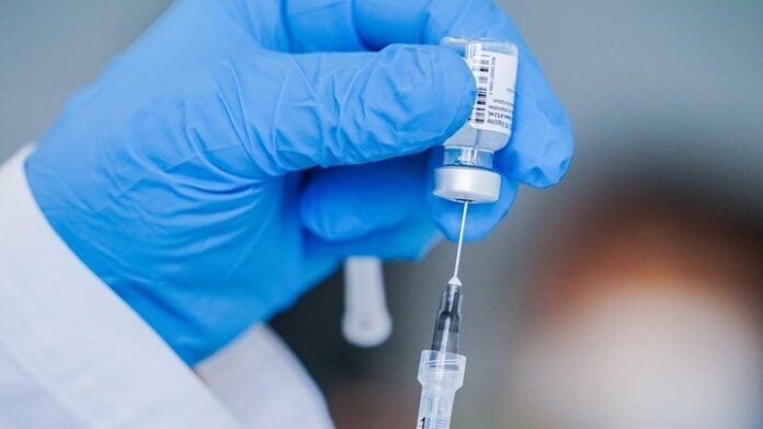 Ανοίγει η πλατφόρμα για την 4η δόση με το εμβόλιο κατά της Covid-19