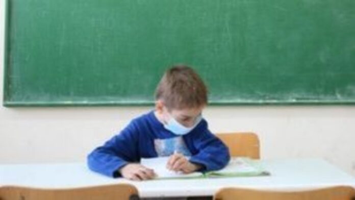 Θεοδωρικάκος: Δωρεάν οι μάσκες και στα ιδιωτικά σχολεία