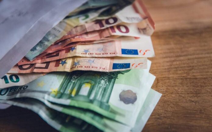 Έρχεται έκτακτο επίδομα 400 ευρώ: Ποιοι είναι οι δικαιούχοι