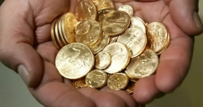 Χρυσές λίρες: Πόσες πούλησαν οι Έλληνες – Γιατί σπάνε τον κουμπαρά τους
