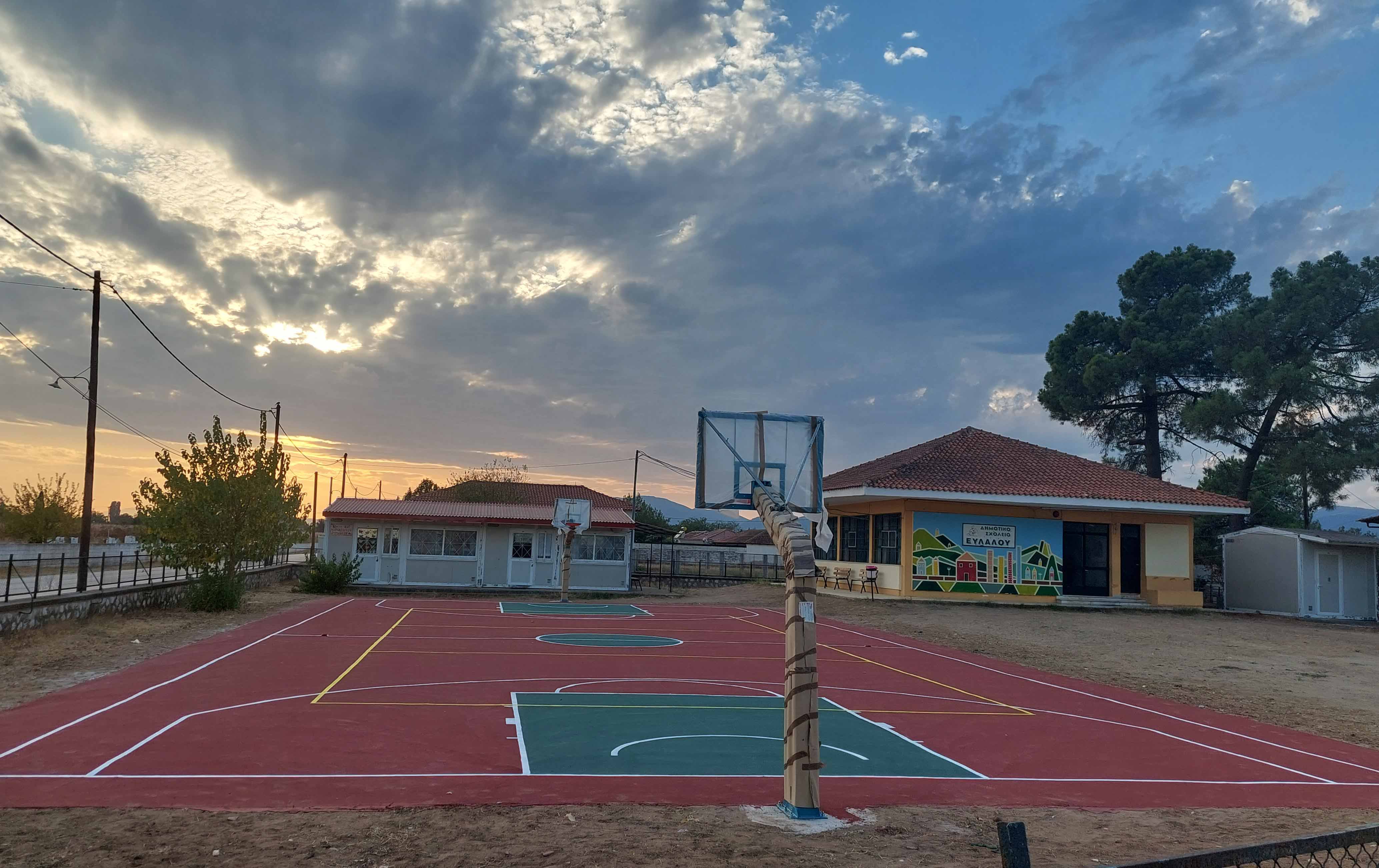 Αναβαθμίστηκαν 12 αυλές σχολείων στον Δήμο Τοπείρου [ΦΩΤΟ]