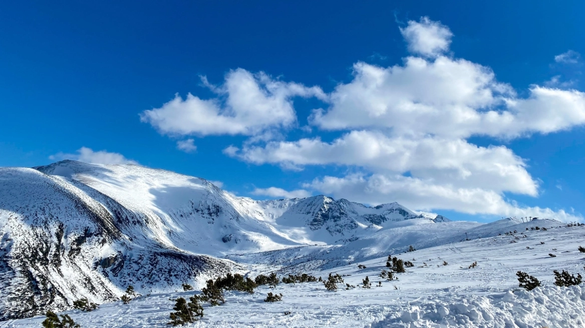 Βουλγαρία: Αγνοείται Έλληνας σκιέρ που καταπλακώθηκε από χιονοστιβάδα στο Μπόροβετς