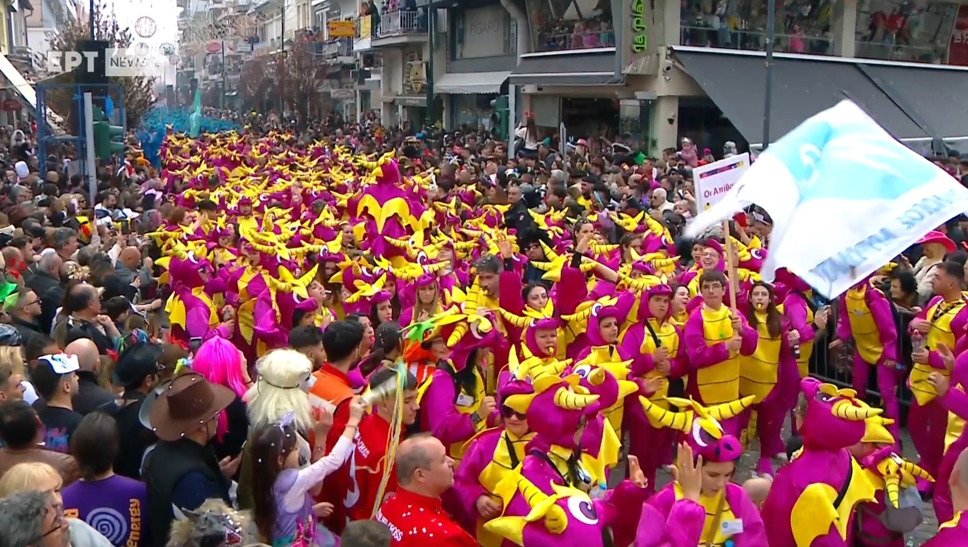 «Βούλιαξε» η Ξάνθη για τη μεγάλη καρναβαλική παρέλαση