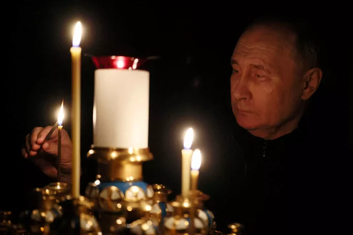 Μακελειό στη Μόσχα: Ο Πούτιν άναψε κερί στη μνήμη των νεκρών – Μεσίστιες οι σημαίες