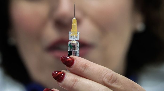 ΕΟΔΥ: Ξεκίνησαν οι εμβολιασμοί κατά της ιλαράς στον παιδικό πληθυσμό σε οικισμούς Ρομά