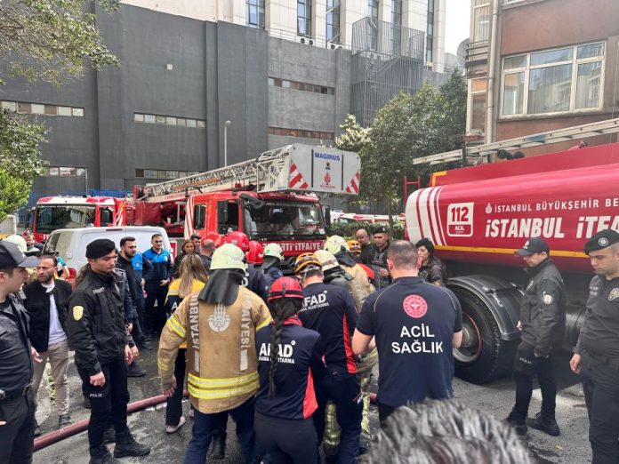 29 οι νεκροί από τη μεγάλη πυρκαγιά στην Κωνσταντινούπολη - Συνελήφθησαν 6 άτομα