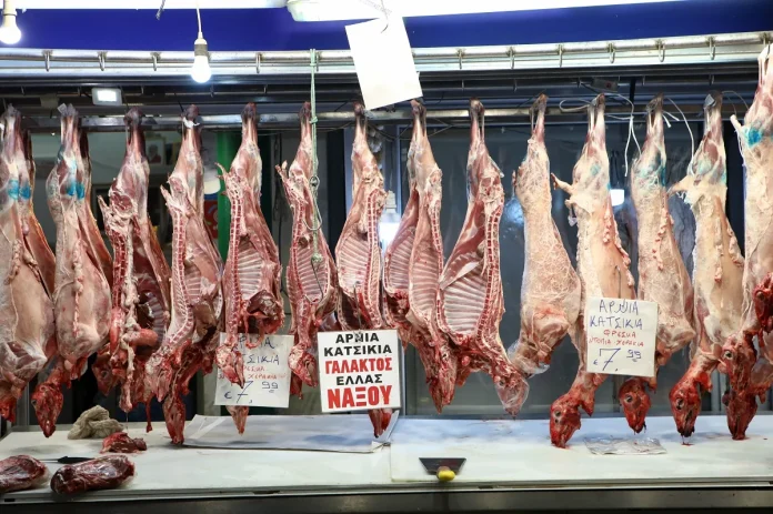 Πάσχα: Για ελλείψεις αμνοεριφίων στην αγορά προειδοποιούν οι κτηνοτρόφοι