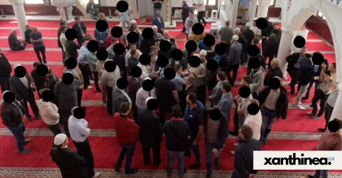 Απίστευτες εικόνες στο τζαμί της Σμίνθης – Κλήθηκε η Αστυνομία
