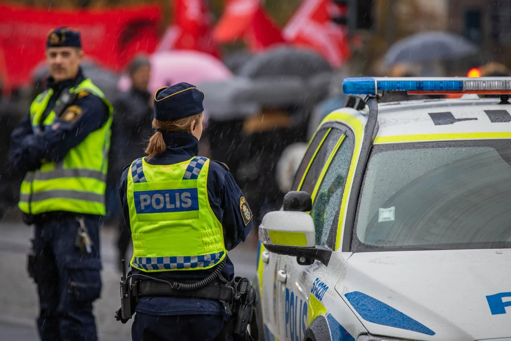 Σουηδία: Επίθεση με καπνογόνα εναντίον αντιφασιστικής εκδήλωσης