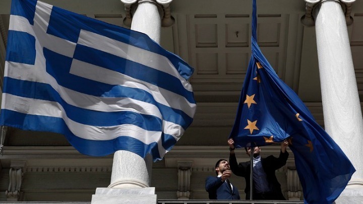 8 στους 10 Έλληνες θεωρούν ότι η ΕΕ έχει αντίκτυπο στην καθημερινή τους ζωή
